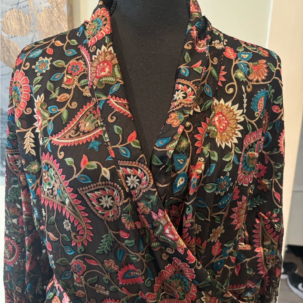 NEW YORK & CO. PAISLEY LONG SLEEVE DRESS. BRAND NEW WITH TAG. - Picture 3 of 4